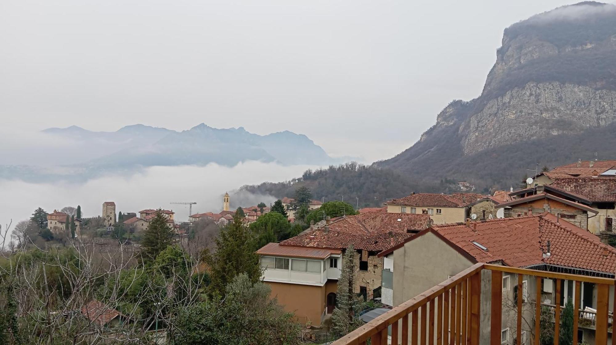 Bed and Breakfast La Dimora Dei Due Laghi Calolziocorte Exterior foto